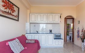 Christine Seaside Apartments In Chania